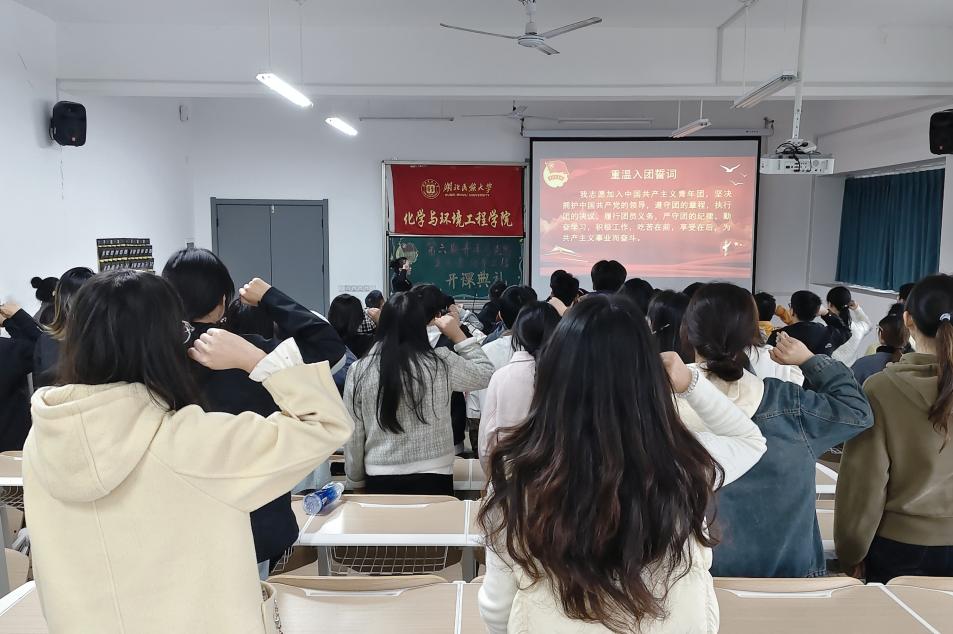 205E94E6266FE05B28DFADAACBBAC3BB